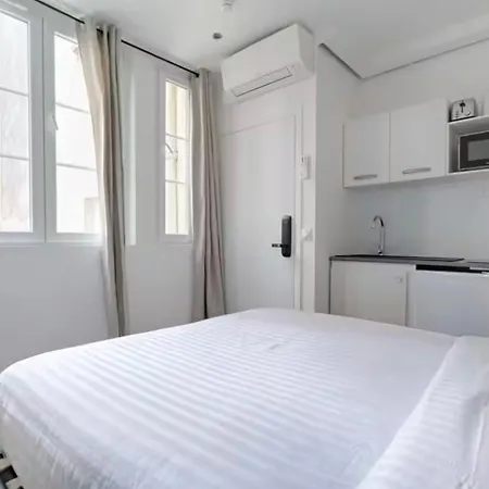 Urbanflat 207 - Beautiful In The Center Of *